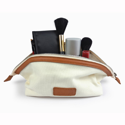 Canvas Wash Bag with Leather Leads-White